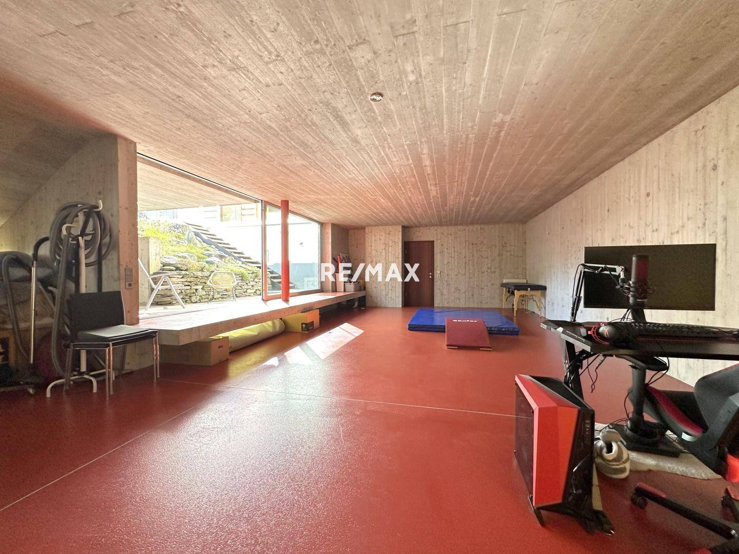 Mehrzweckraum (70 m²) + Kellerraum