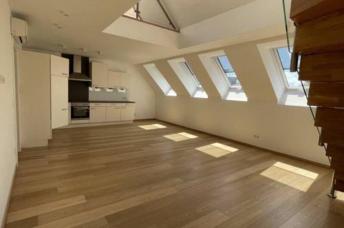 Traumhafte Dachgeschosswohnung mit zwei Terrassen, Weitblick und Photovoltaikanlage!