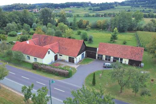 Idyllisches Bauernhaus (96m²) mit Nebengebäude, Ideallage für Pferdehaltung, in Dietersdorf!