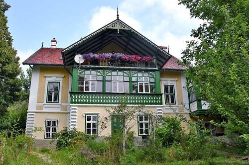3-Zimmer-Wohnung mit Terrasse und Gartennutzung in Wienerwaldvilla