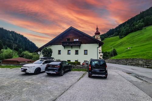 Eindrucksvolles Mehrfamilienhaus in sonnigster Lage in Gries am Brenner!