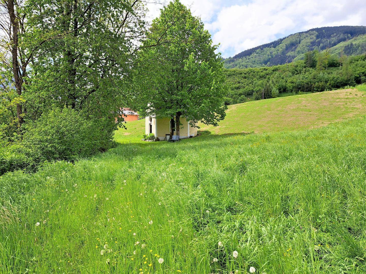 Kapelle im benachbarten Grünland