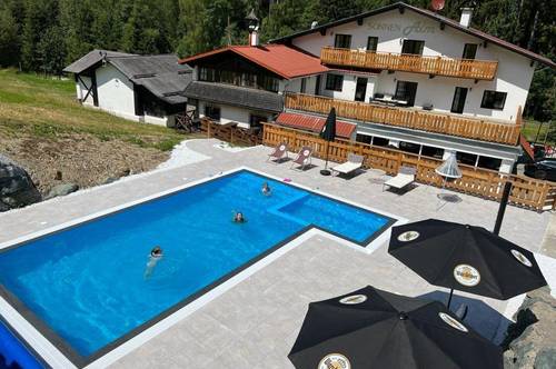 Saniertes Hotel im Ski-Gebiet Stuhleck | 16 Gästezimmer (Studie für Erweiterung vorhanden) | Restaurant/Pizzeria mit Sonnenterrasse | Direkt an der Skipiste | Outdoor-Pool