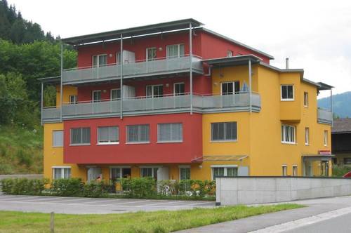 Geförderte 2-Zimmerwohnung im Erdgeschoß mit Tiefgaragenplatz in Eben! Mit hoher Wohnbeihilfe