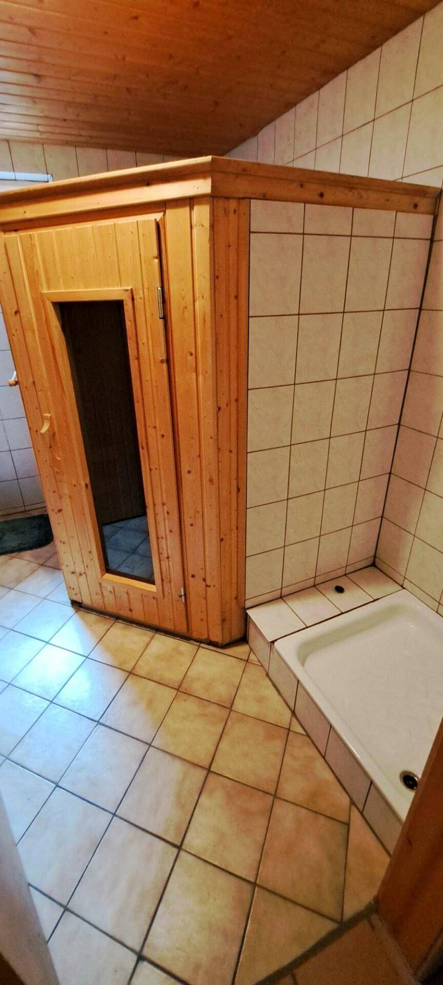 UG Sauna - Duschkabine