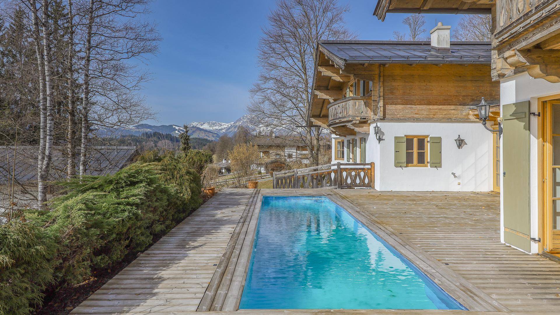 KITZIMMO-Exklusives Landhaus mit Pool in bester Lage - Immobilien Kitzbühel.