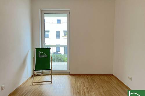 Tolle 2 ZIMMER Wohnung mit 15 m² TERRASSE im Zentrum - inkl. EINBAUKÜCHE - WARMMIETE - Nähe Bahnhof!!