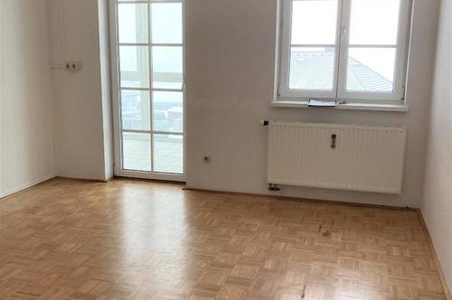 Großzügige 4-Zimmer Wohnung mit Veranda in Unterweitersdorf (renoviert)