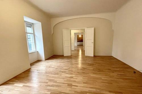 Herrliche 5-Zimmer-Altbauwohnung mit Balkon ideal für WG´s und Familie am Fuße des Grazer Stadtparks