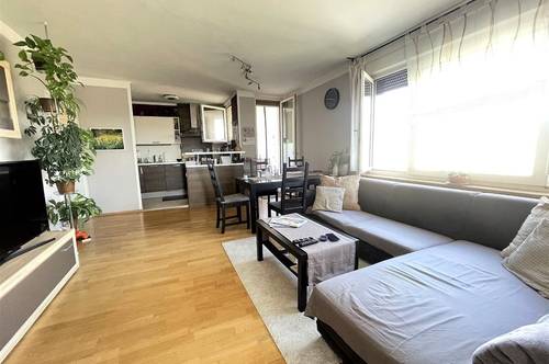 Schöne großzügige 3,5-Zimmer-Wohnung mit ruhigem Innenhof-Balkon in Feldkirchen bei Graz