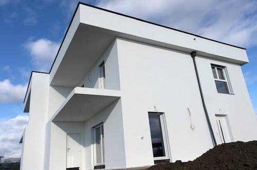 Neue Doppelhaushälfte in der Sonnenstadt Hartberg mit Terrasse + Balkon!