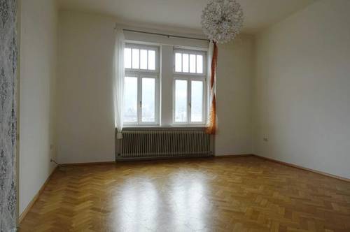 Geräumige 2-Zimmer-Altbauwohnung mit Küchenblock und Balkon in Bruck/Mur !