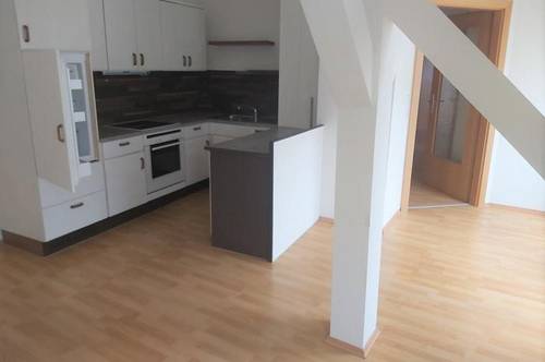Günstige 2-Zimmer-Dachgeschosswohnung mit Küchenblock in Krieglach !