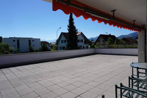 Riesige Terrasse - wunderschöne Aussicht - 3,5 Zimmerwohnung zur Miete!