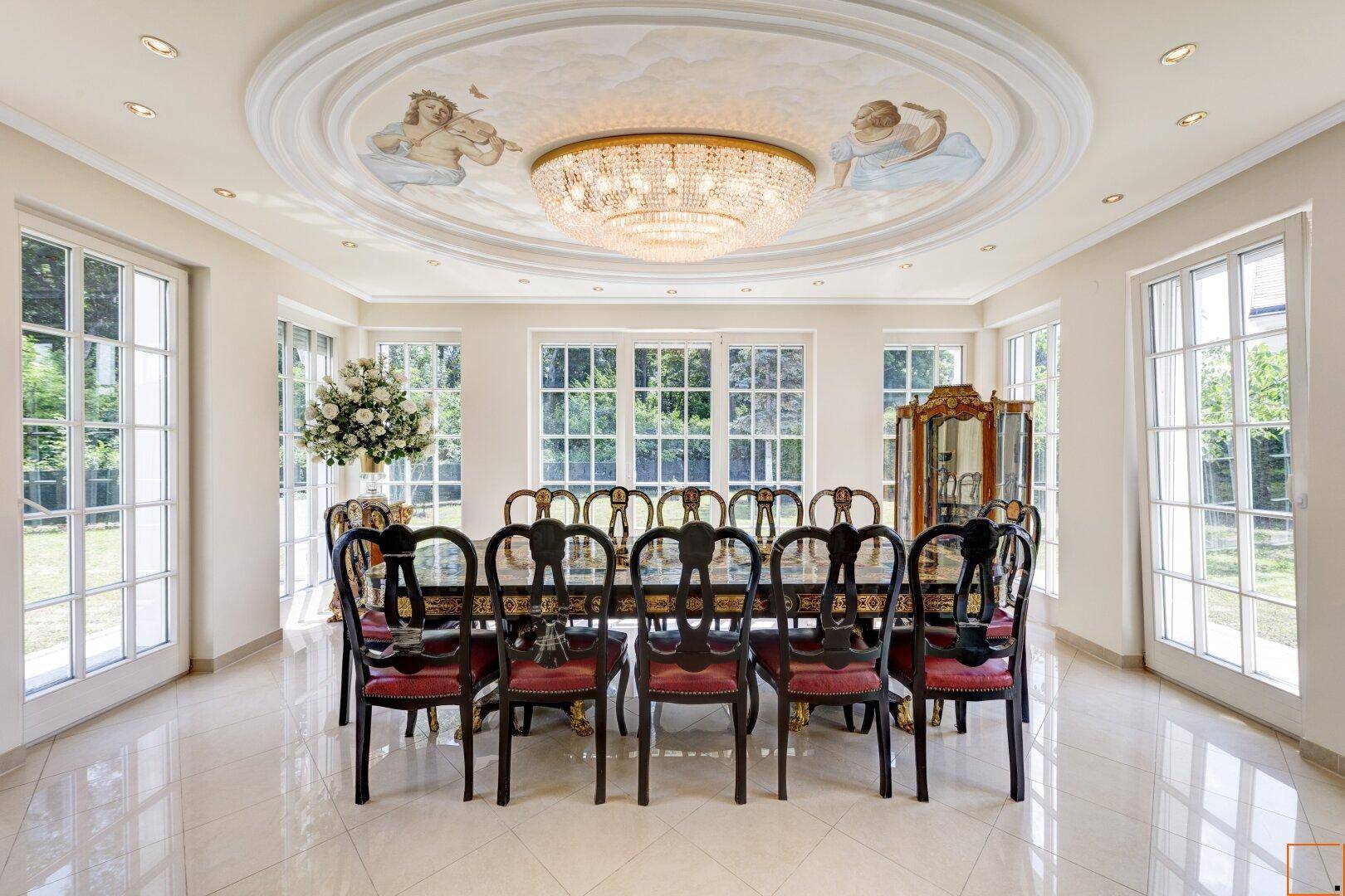 FONTANA Dining Room with exit to terraces