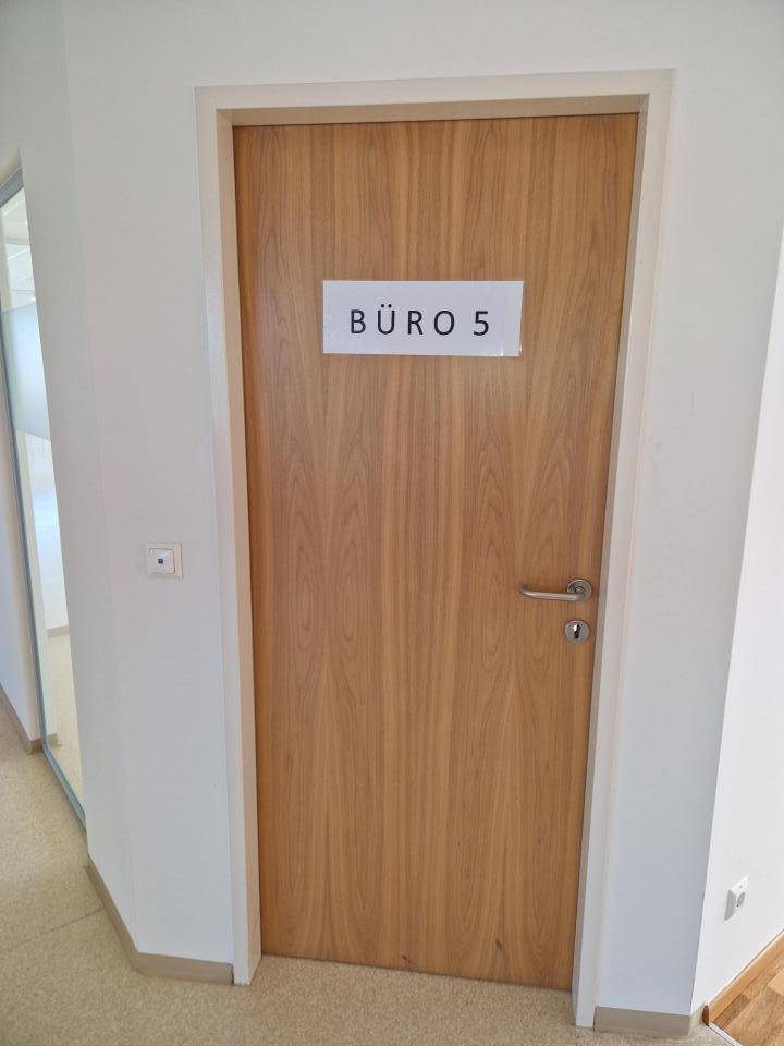 Eingang-Buero-5