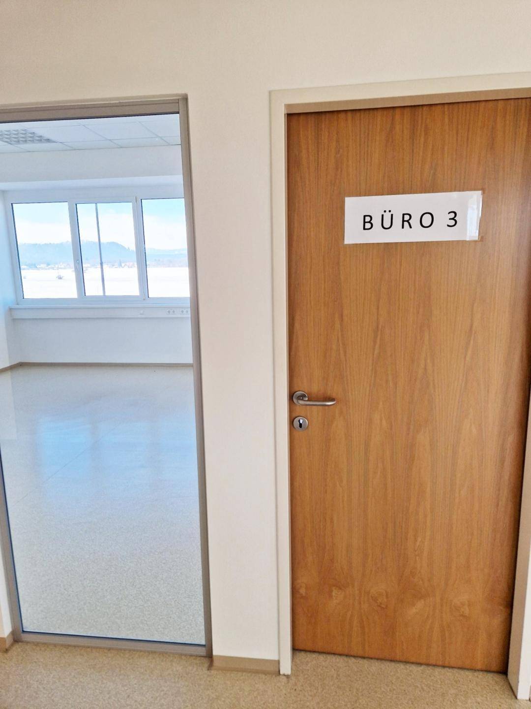 Eingang-Buero-3