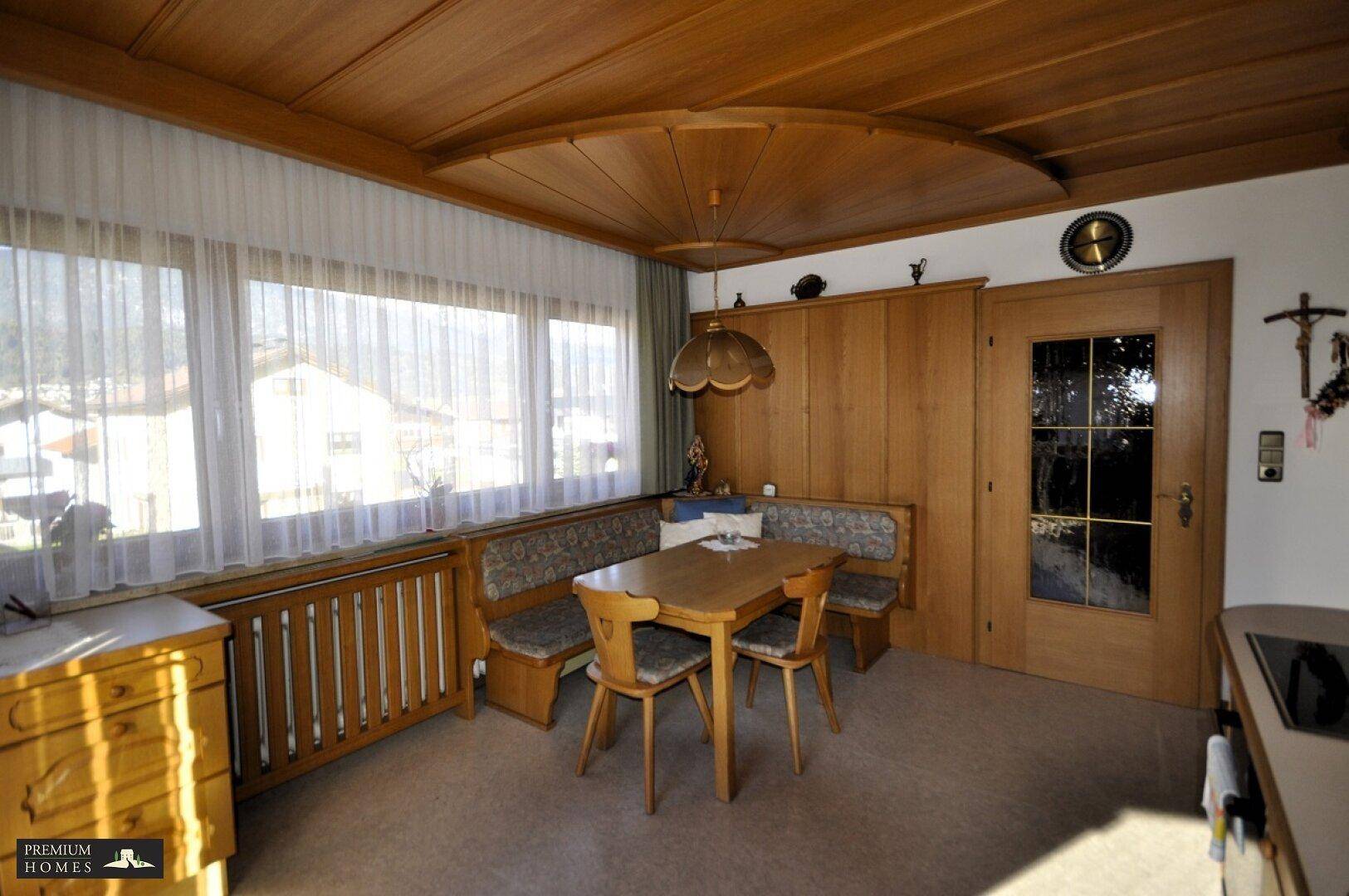 Gepflegtes Mehrfamilienhaus in Wattens - Küche mit Sitzecke