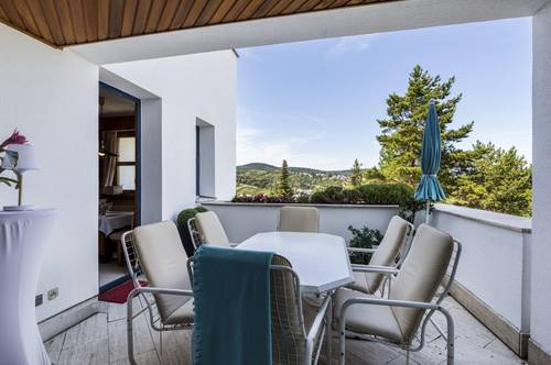 Zum Verkauf: Villa mit fantastischem Blick in Ruhelage