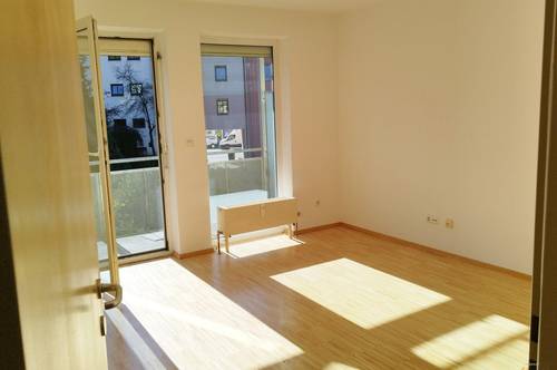 Sonnige 2-Zimmer-Wohnung in Wilten saniert, mit Balkon u. Garage (WG-geeignet) zu vermieten
