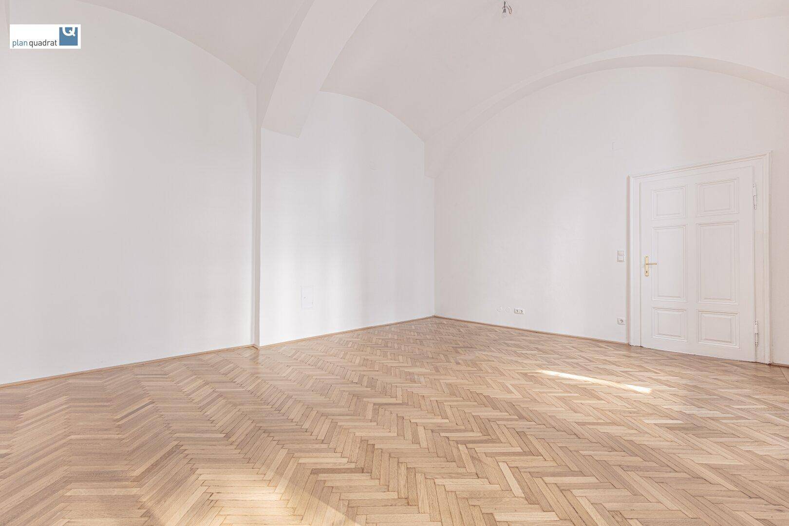 Zimmer 3 (gem. Grundriss-Skizze - ca. 25,70 m²