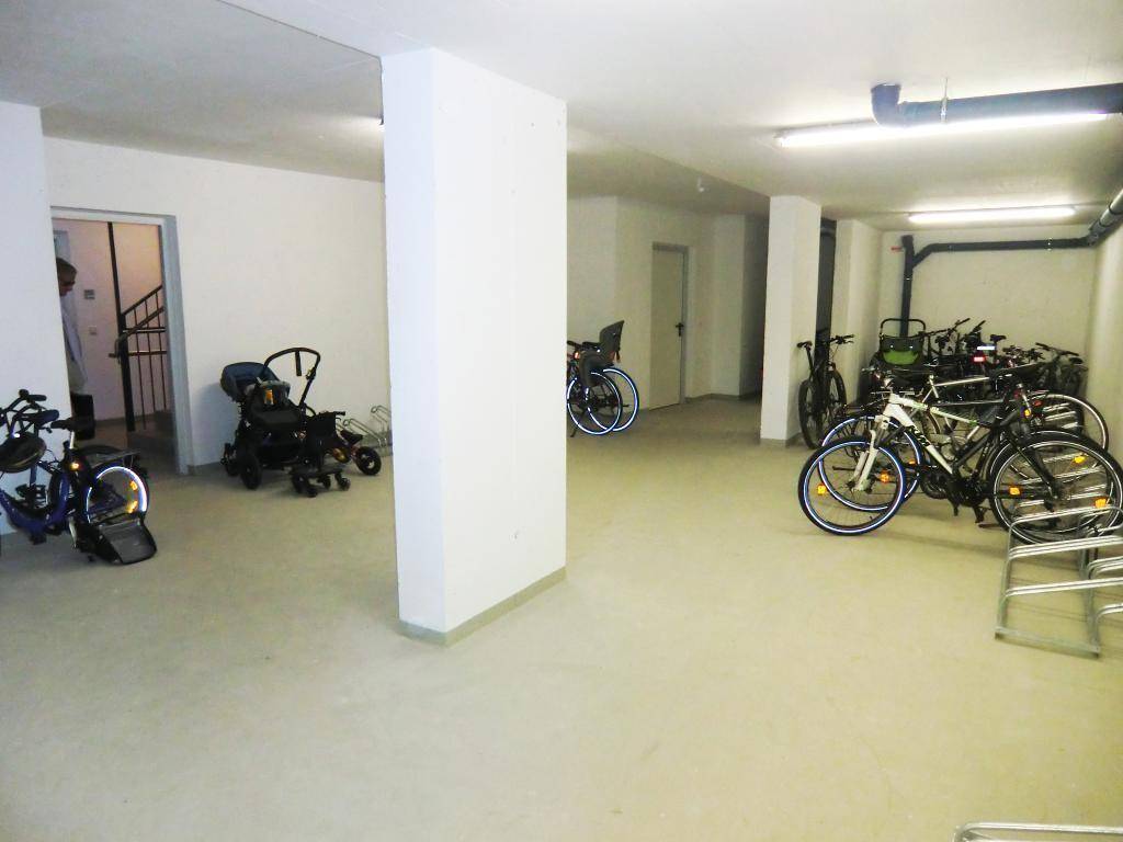 Fahrrad-Kinderwagen-Abstellraum
