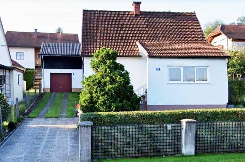Charmantes Einfamilienhaus mit Garten, Garage und Bauernstube - Nähe Eferding