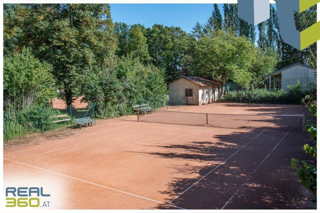 Tennisverein Union Himberg (800m Entfernung)