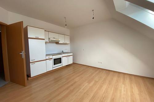 46 m² große 2-Zimmer-Mietwohnung mit Grünfläche und Parkplatz - RUDERSDORF