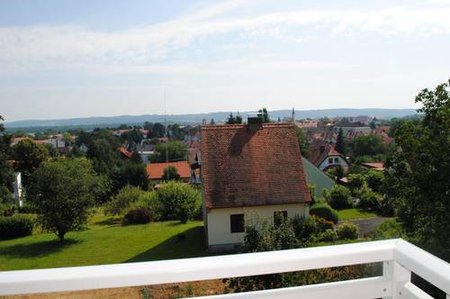 Sehr großzügige 2-Zimmer-Altbauwohnung in Fürstenfeld mit Balkon und schönem Ausblick!
