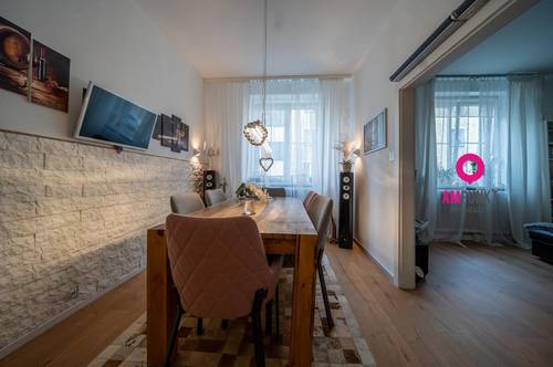 Traumhafte Altbau-Wohnung: 4 Zimmer, modernes Design, Innenhof. Jetzt besichtigen!