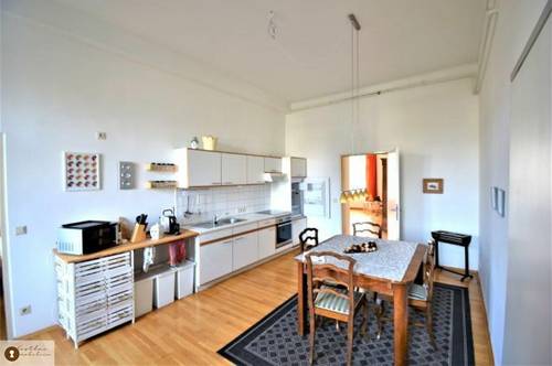 Sehr geschmackvoll eingerichtete und möblierte Zweizimmerwohnung im Bezirk Geidorf, mit zwei Balkonen, zu vermieten !!