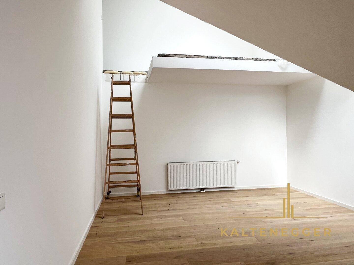 Galerie mit Schlafzimmer über Stufen erreichbar (noch nicht fertig)