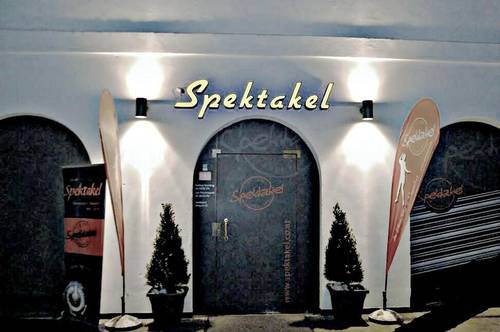 Best eingeführte Cafe Bar Spektakel in der angesagtesten Partymeile in Klagenfurt (Herrengasse) zu vergeben.